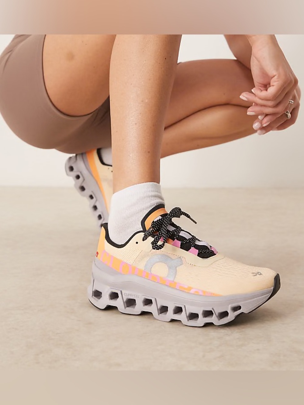On Running Cloudmonster Sneakers /Blonde Fade